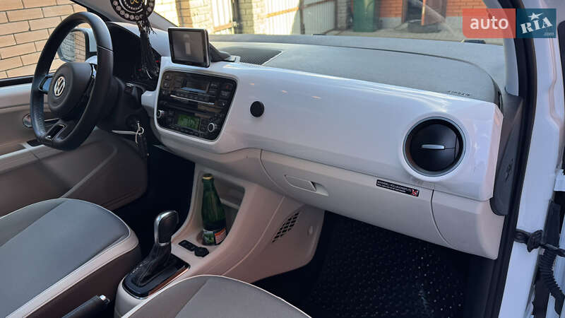 Хэтчбек Volkswagen e-Up 2015 в Виннице фото 24 Хэтчбек Volkswagen e-Up 2015 в Виннице