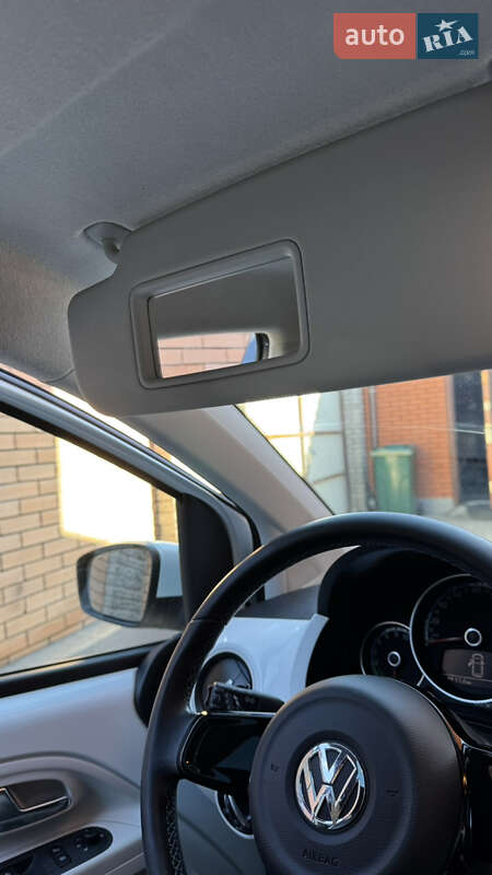 Хэтчбек Volkswagen e-Up 2015 в Виннице фото 45 Хэтчбек Volkswagen e-Up 2015 в Виннице