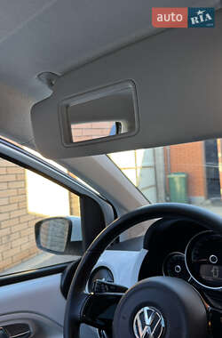 Хэтчбек Volkswagen e-Up 2015 в 