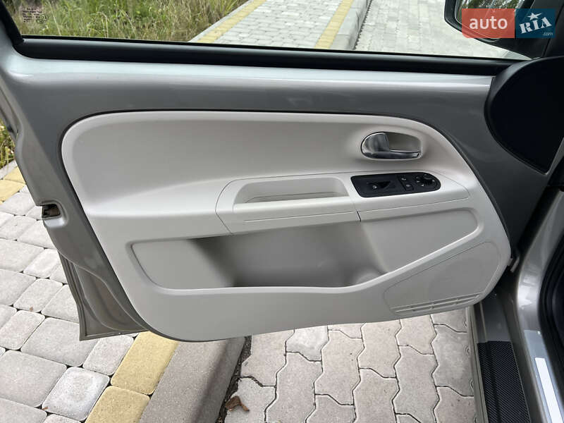 Хэтчбек Volkswagen e-Up 2014 в Львове