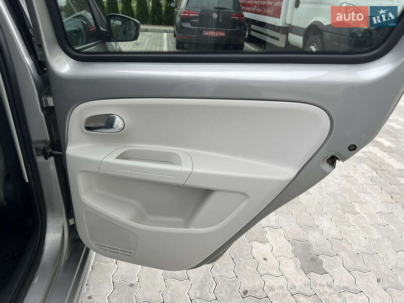 Хэтчбек Volkswagen e-Up 2014 в Львове