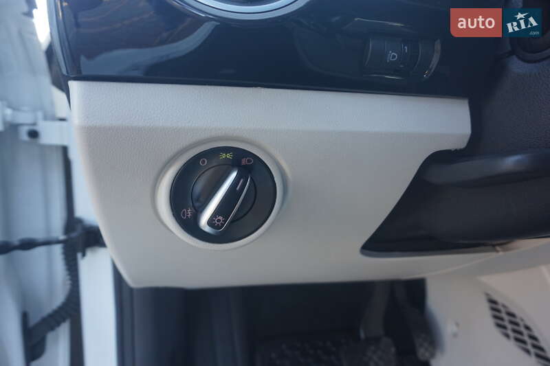 Хэтчбек Volkswagen e-Up 2014 в Самборе фото 29 Хэтчбек Volkswagen e-Up 2014 в Самборе