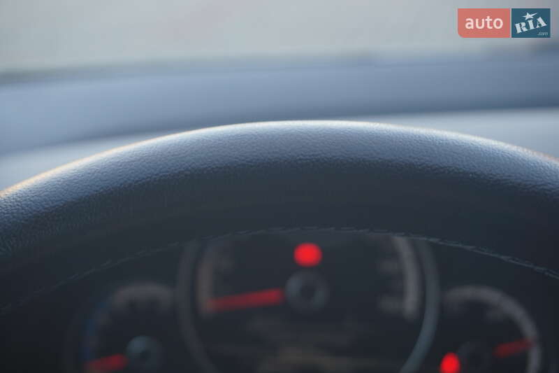 Хэтчбек Volkswagen e-Up 2014 в Самборе фото 31 Хэтчбек Volkswagen e-Up 2014 в Самборе