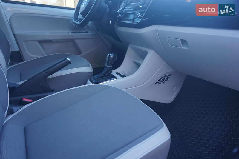 Хэтчбек Volkswagen e-Up 2014 в Самборе фото 39 Хэтчбек Volkswagen e-Up 2014 в Самборе