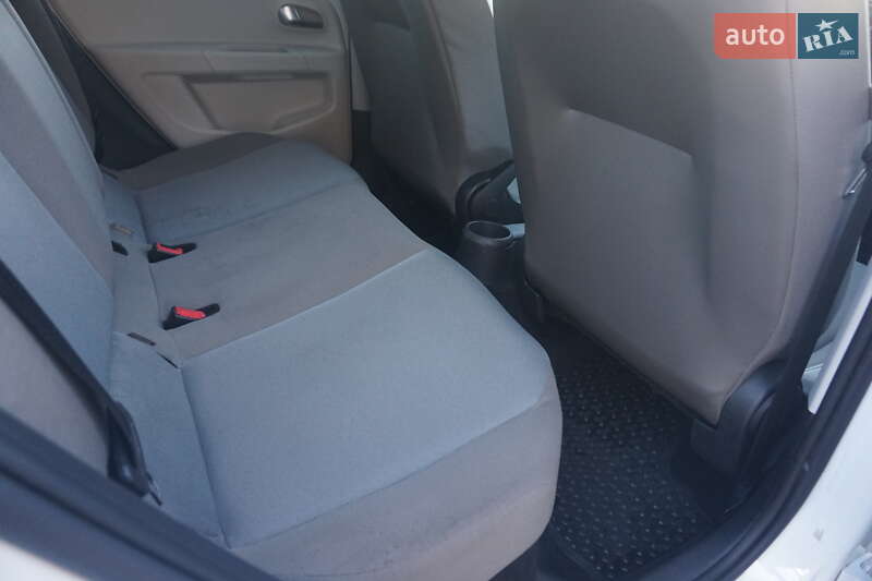 Хэтчбек Volkswagen e-Up 2014 в Самборе фото 43 Хэтчбек Volkswagen e-Up 2014 в Самборе