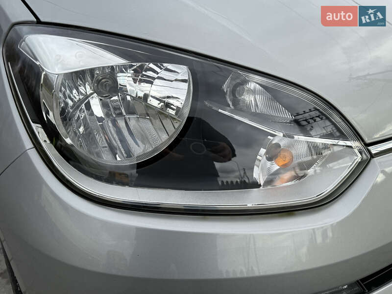 Хэтчбек Volkswagen e-Up 2014 в Львове