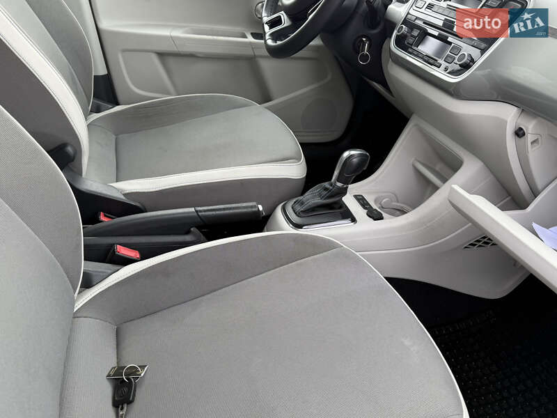 Хэтчбек Volkswagen e-Up 2014 в Львове