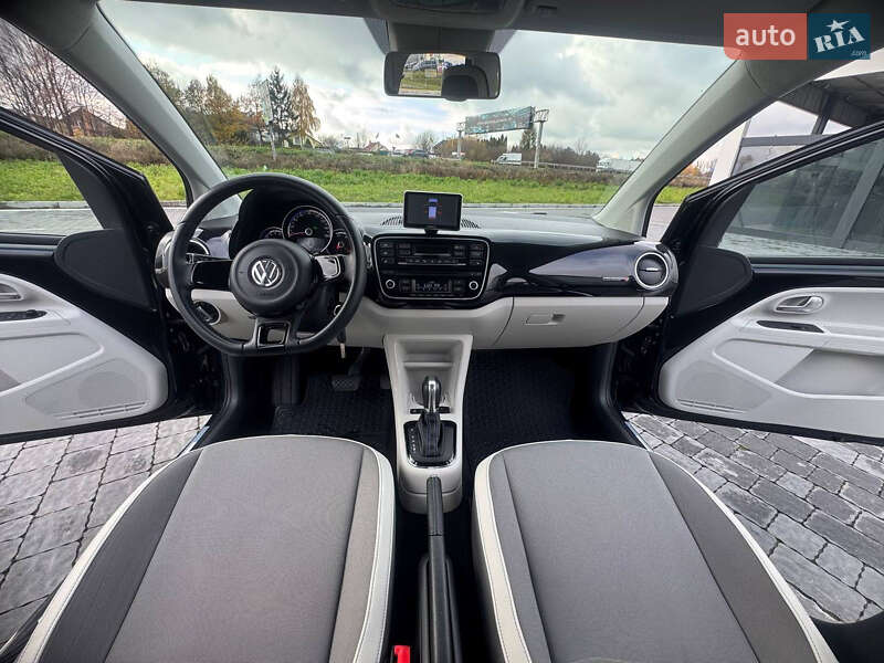 Хетчбек Volkswagen e-Up 2015 в Львові