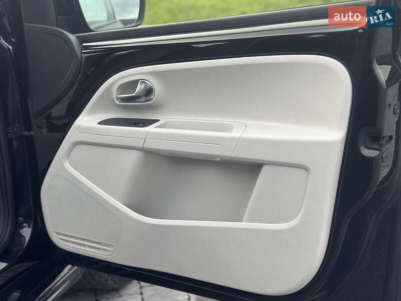 Хетчбек Volkswagen e-Up 2015 в Львові