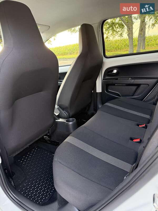 Хетчбек Volkswagen e-Up 2017 в Володимирі