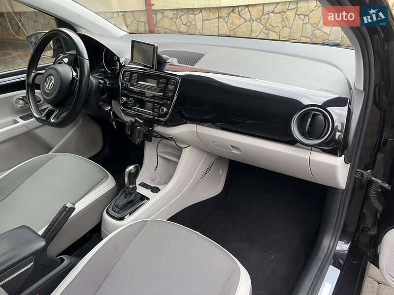 Хэтчбек Volkswagen e-Up 2014 в Львове фото 151 Хэтчбек Volkswagen e-Up 2014 в Львове