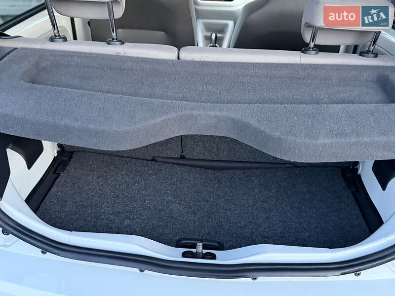 Хетчбек Volkswagen e-Up 2014 в Рівному