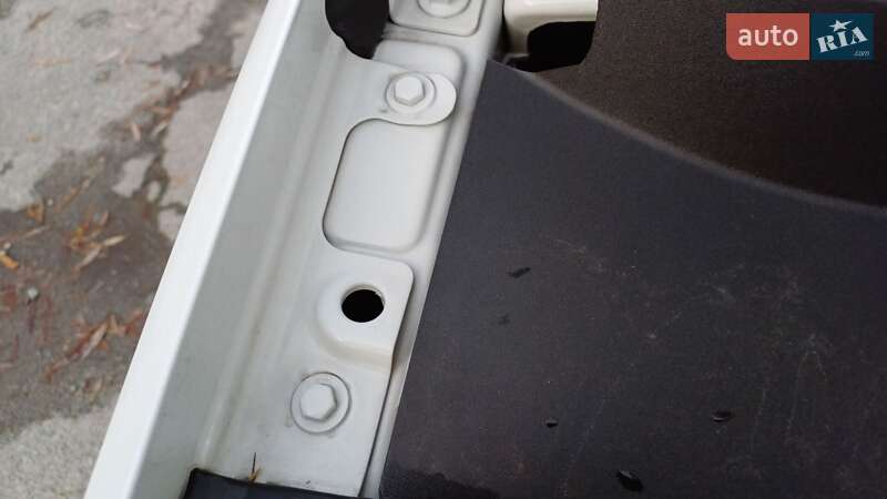 Хэтчбек Volkswagen e-Up 2013 в Звягеле фото 20 Хэтчбек Volkswagen e-Up 2013 в Звягеле