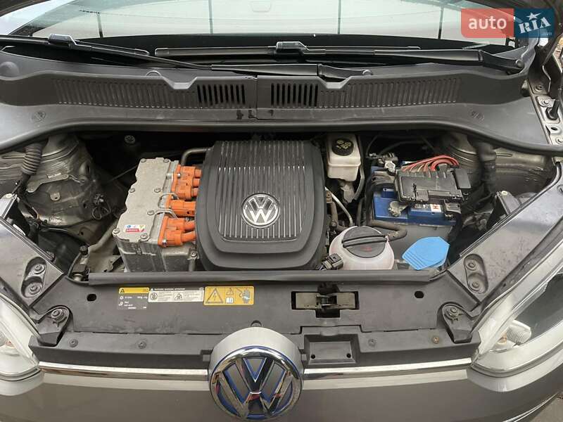 Хетчбек Volkswagen e-Up 2014 в Дніпрі