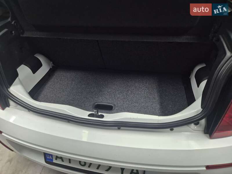 Хетчбек Volkswagen e-Up 2014 в Івано-Франківську фото 8 Хетчбек Volkswagen e-Up 2014 в Івано-Франківську