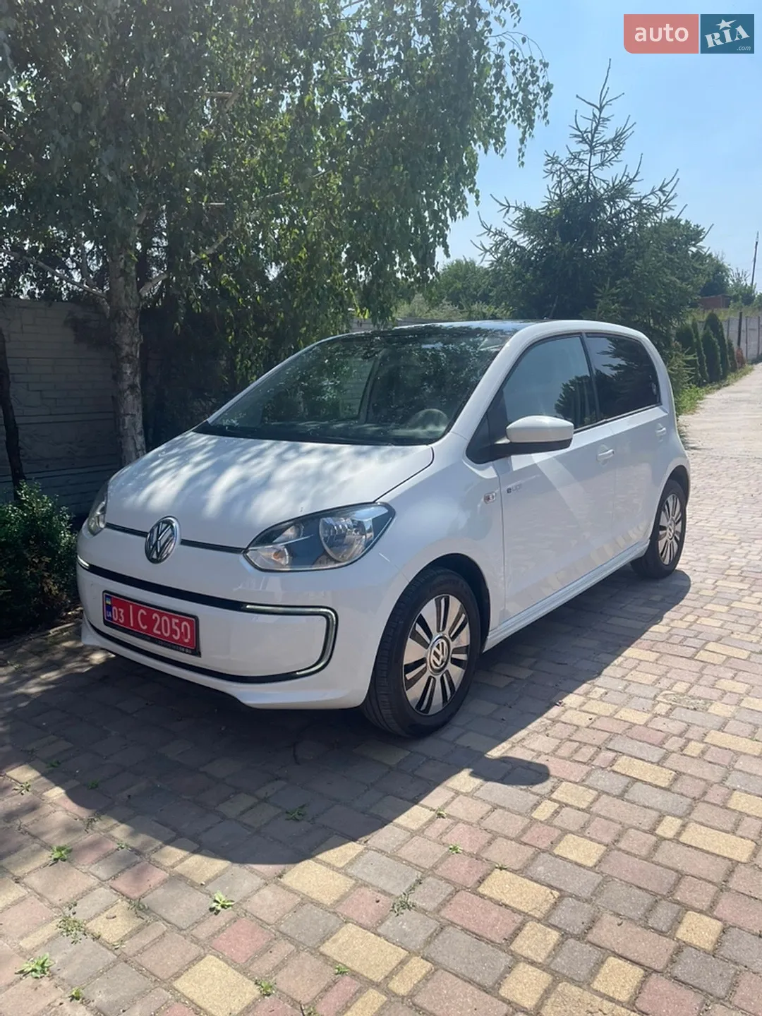 Volkswagen e-Up 2013