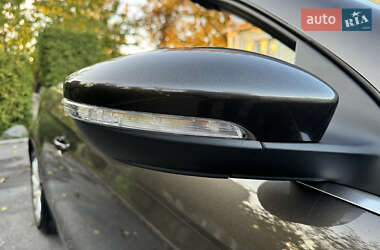 Кабриолет Volkswagen Eos 2011 в 