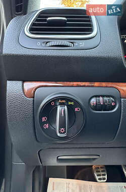 Кабриолет Volkswagen Eos 2011 в 