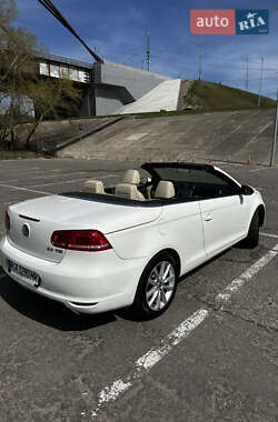 Кабриолет Volkswagen Eos 2011 в 
