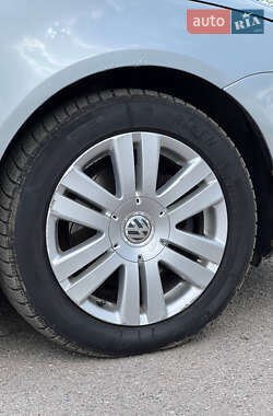 Кабриолет Volkswagen Eos 2006 в 