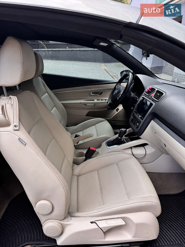 Кабриолет Volkswagen Eos 2012 в Ивано-Франковске