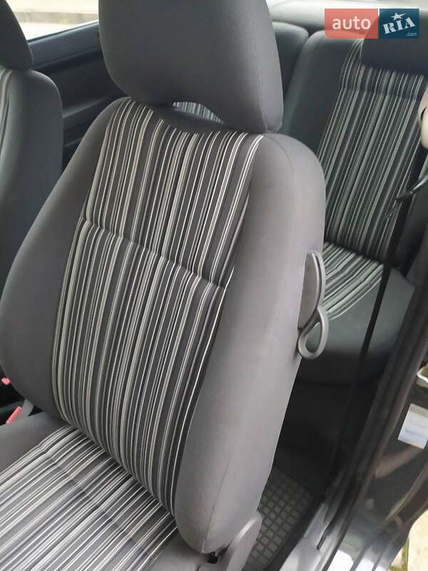 Хетчбек Volkswagen Fox 2005 в Івано-Франківську