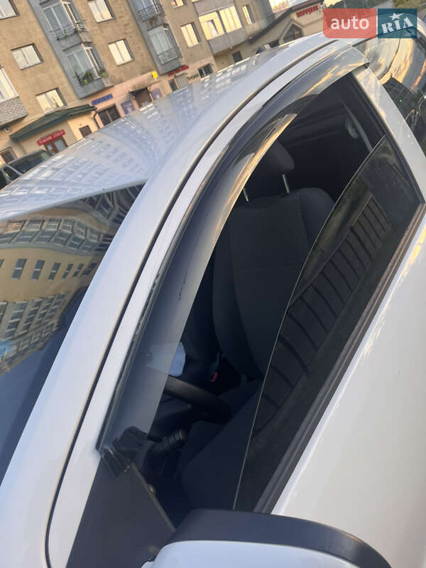 Хэтчбек Volkswagen Fox 2010 в Львове