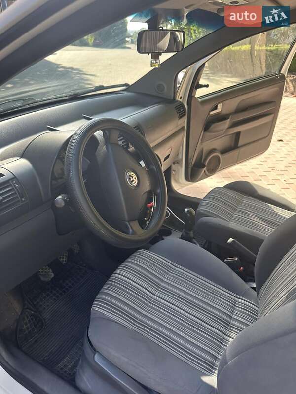 Хэтчбек Volkswagen Fox 2010 в Виннице