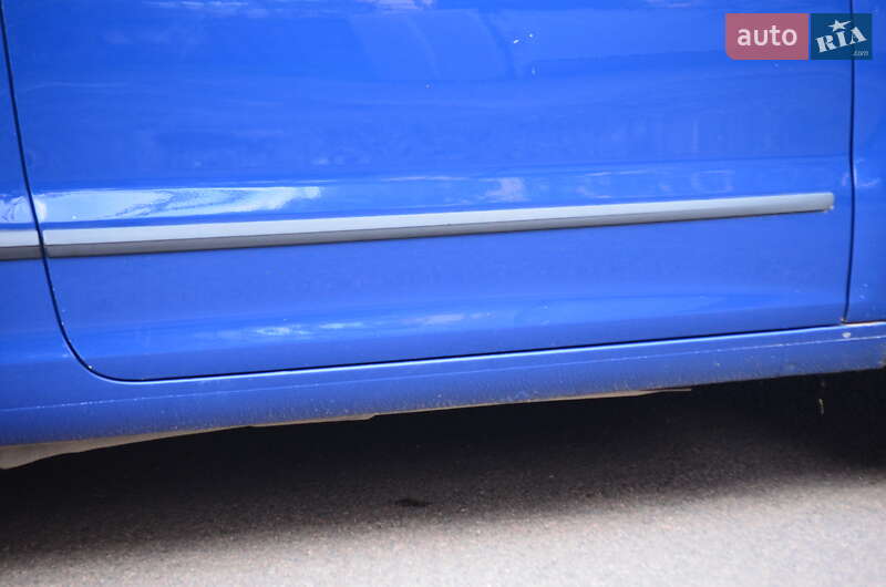 Хэтчбек Volkswagen Fox 2005 в Хусте