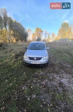 Хэтчбек Volkswagen Fox 2005 в 