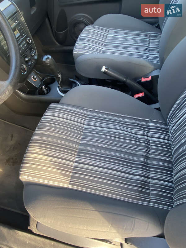 Хэтчбек Volkswagen Fox 2008 в Львове фото 5 Хэтчбек Volkswagen Fox 2008 в Львове