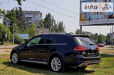 Универсал Volkswagen Golf Alltrack 2017 в Николаеве