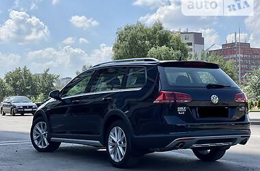 Универсал Volkswagen Golf Alltrack 2016 в Днепре