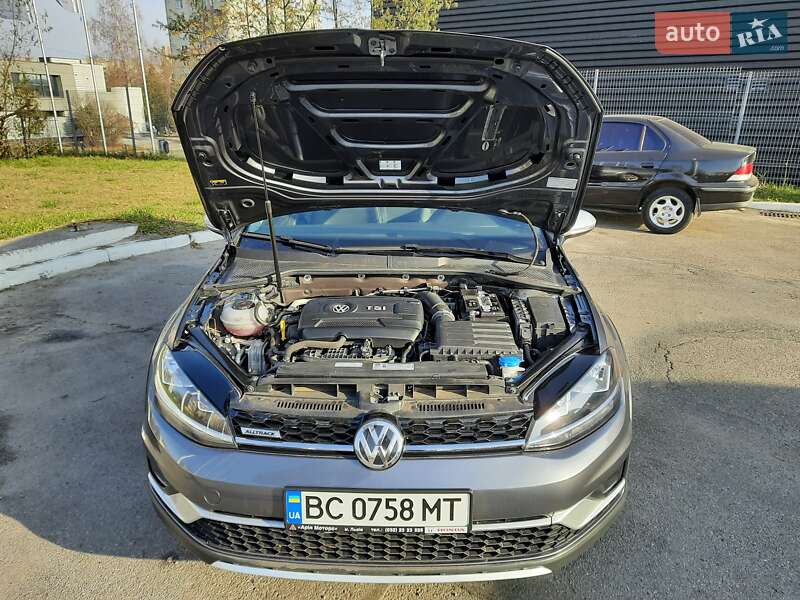 Универсал Volkswagen Golf Alltrack 2018 в Львове