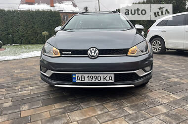 Универсал Volkswagen Golf Alltrack 2016 в Виннице