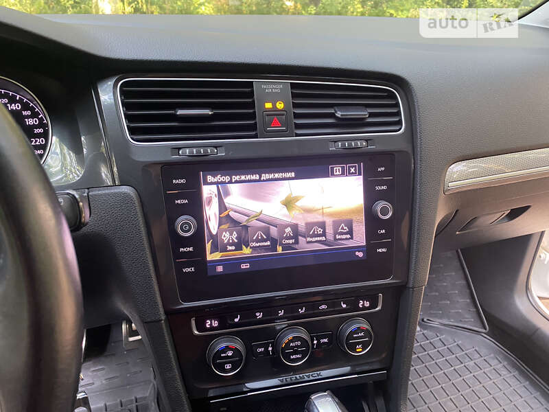 Универсал Volkswagen Golf Alltrack 2018 в Житомире