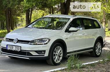 Универсал Volkswagen Golf Alltrack 2017 в Львове