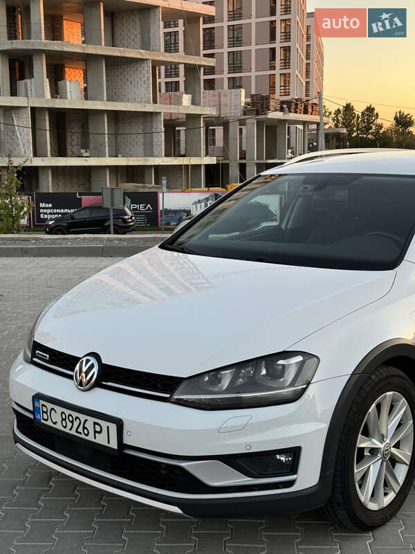 Универсал Volkswagen Golf Alltrack 2016 в Львове