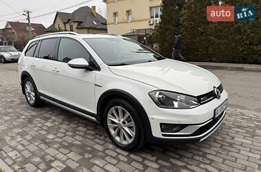 Універсал Volkswagen Golf Alltrack 2017 в Києві