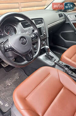 Универсал Volkswagen Golf Alltrack 2016 в 