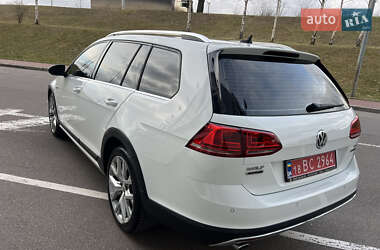 Универсал Volkswagen Golf Alltrack 2017 в Киеве