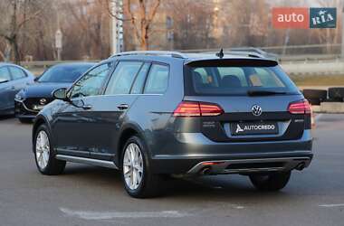 Універсал Volkswagen Golf Alltrack 2019 в Києві