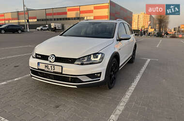 Универсал Volkswagen Golf Alltrack 2016 в Киеве