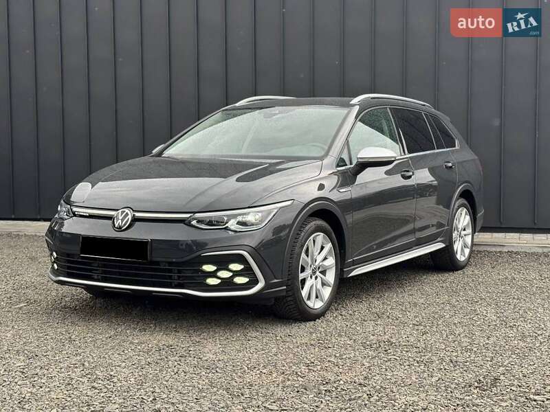Универсал Volkswagen Golf Alltrack 2021 в 
