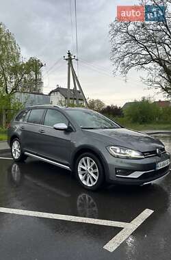 Універсал Volkswagen Golf Alltrack 2019 в Києві