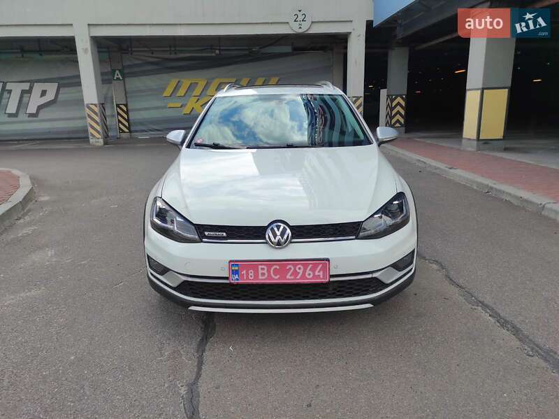 Універсал Volkswagen Golf Alltrack 2017 в 