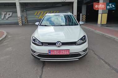 Універсал Volkswagen Golf Alltrack 2017 в 