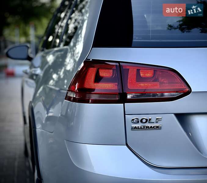 Универсал Volkswagen Golf Alltrack 2016 в Запорожье