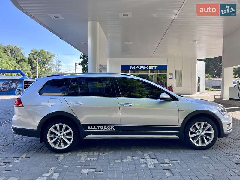 Универсал Volkswagen Golf Alltrack 2016 в Запорожье