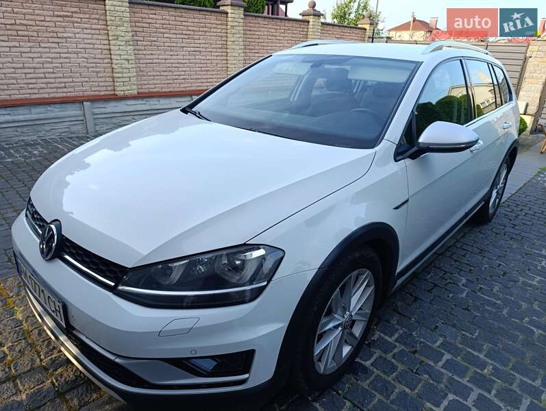 Универсал Volkswagen Golf Alltrack 2016 в Житомире
